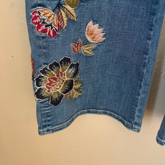 Driftwood Women Sz 26 Charlee Floral Embroidered Jeans - Picture 3 of 9